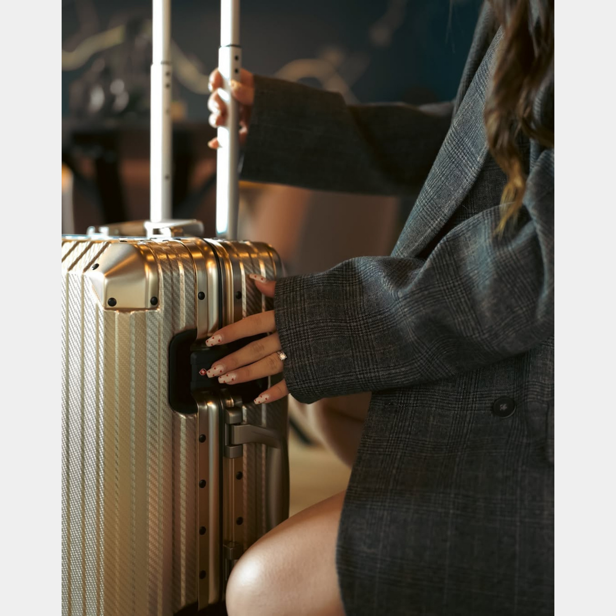 TREVA Aluminum Suitcase Champagne