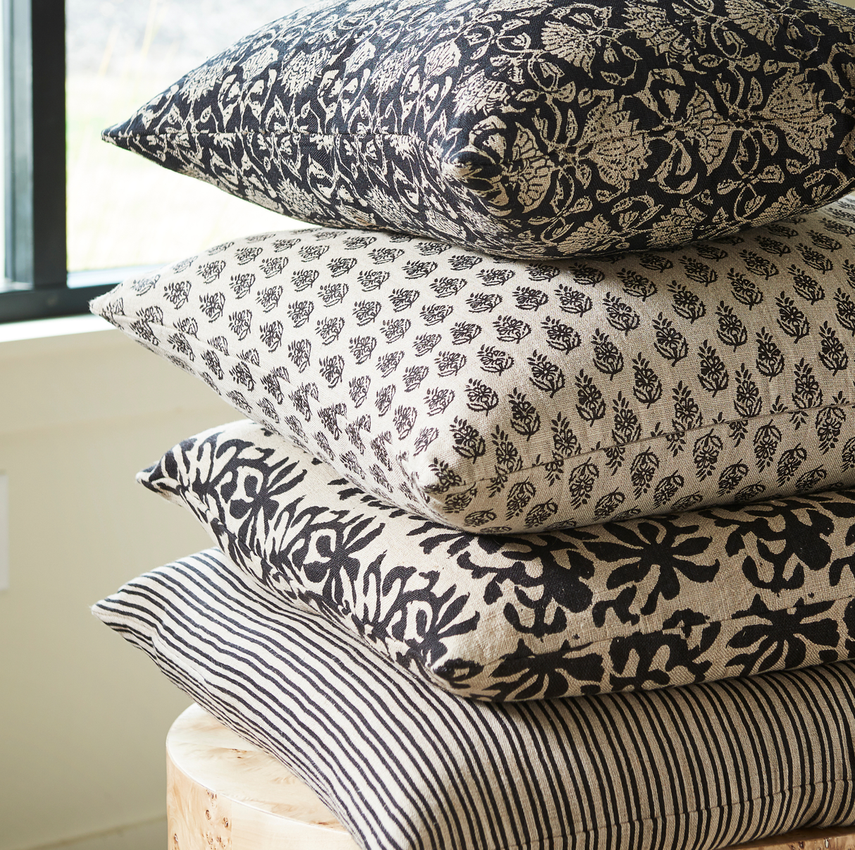 Anika Pillow 22" x 22"