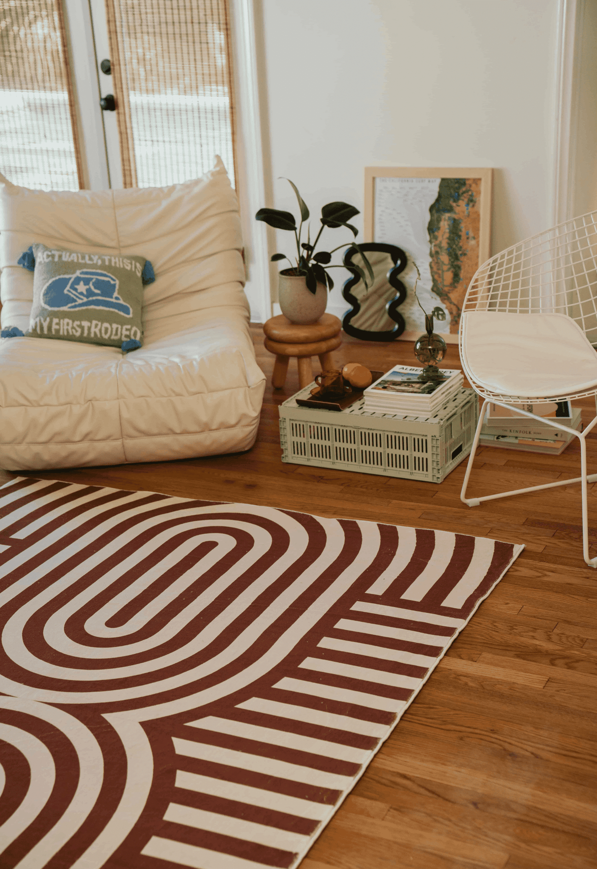Curvy Brown Stripes Design Rug