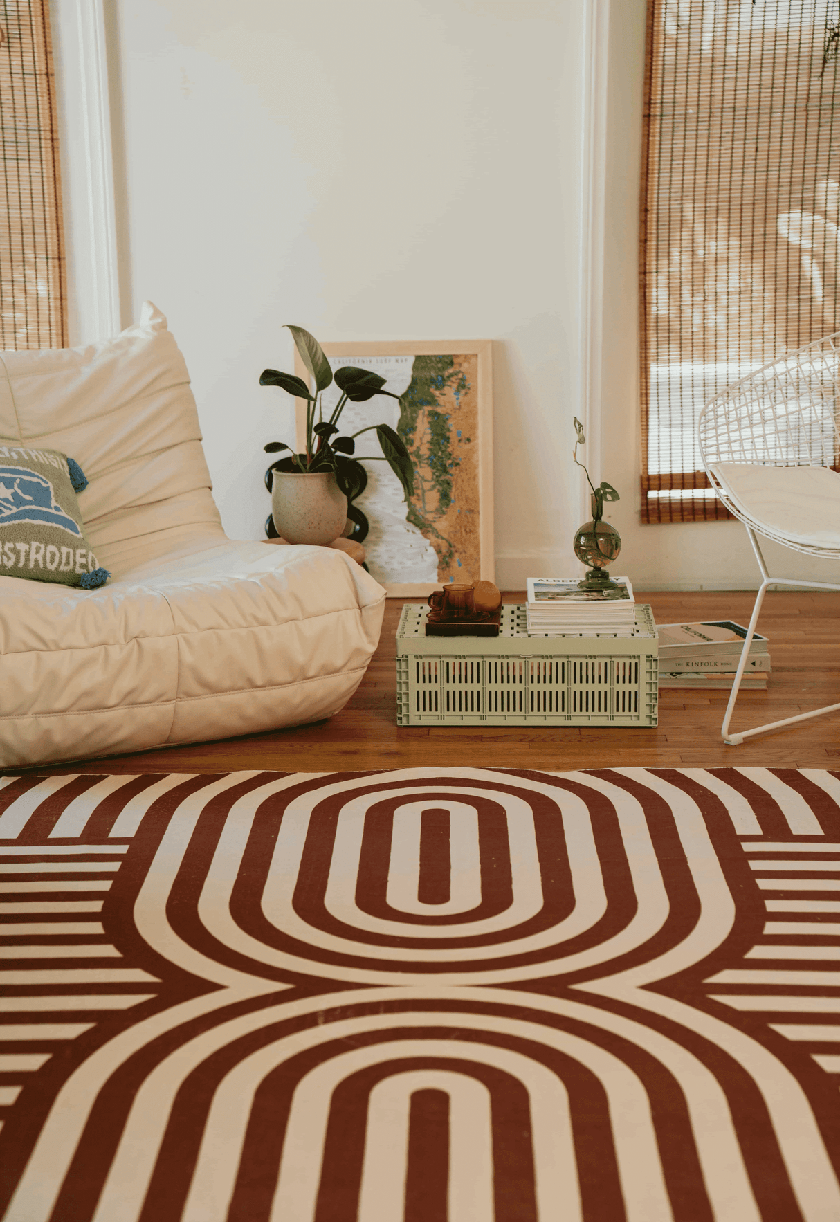 Curvy Brown Stripes Design Rug