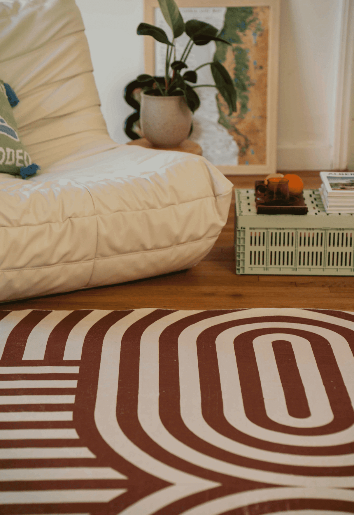 Curvy Brown Stripes Design Rug