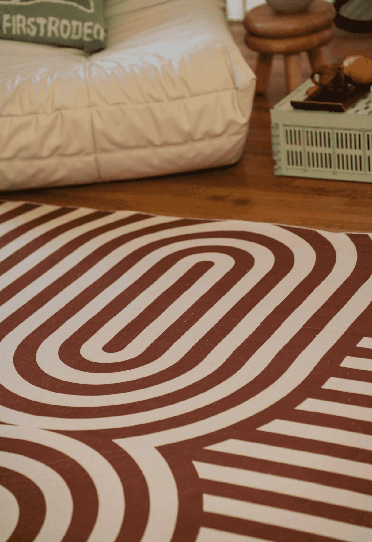 Curvy Brown Stripes Design Rug