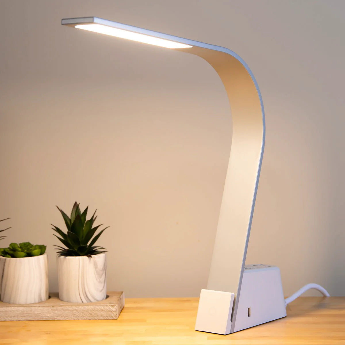 Brooklyn AC LED Task Light (Universal AC outlets)