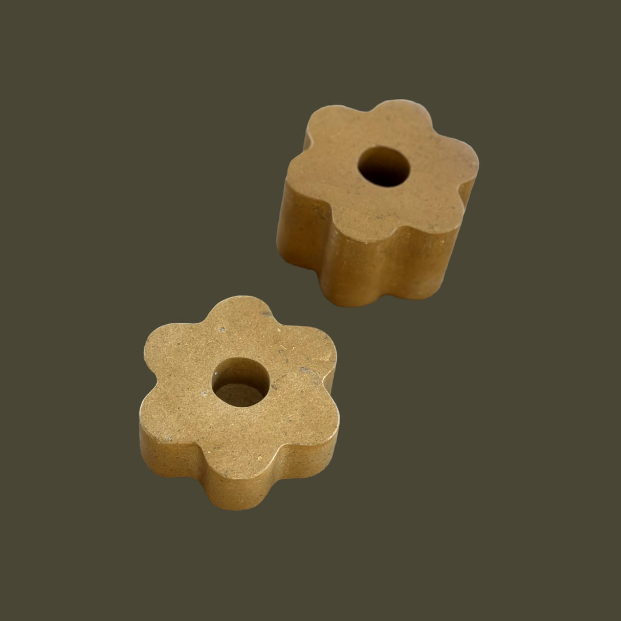 Bud Candle Set in Honeycomb