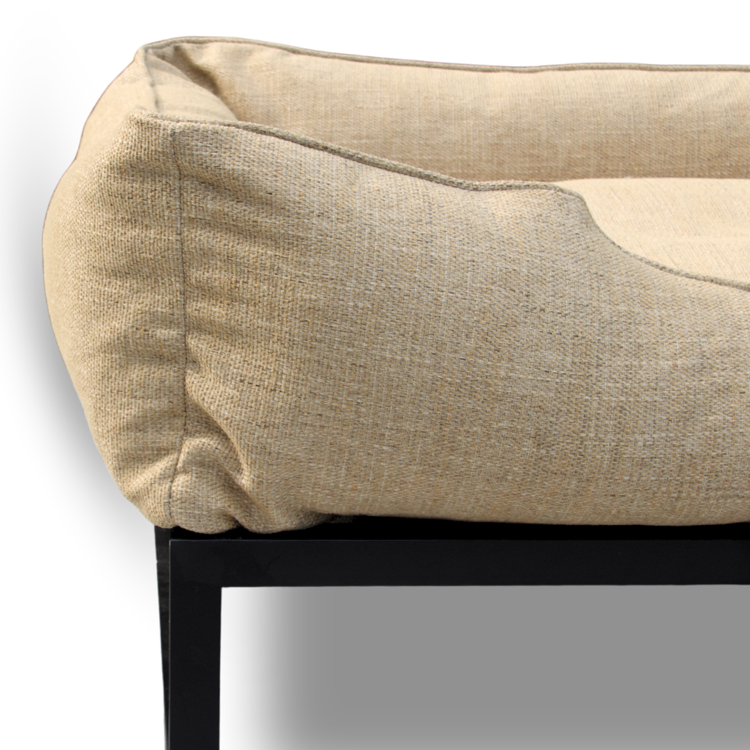 The FÜZI Elevated Dog Bed