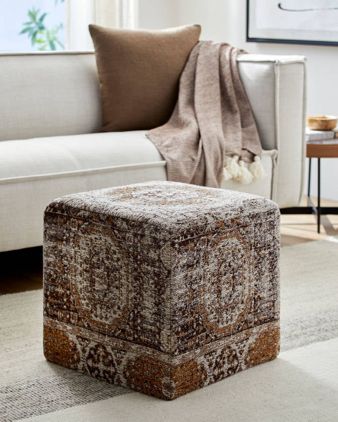 Kaltenleutgeben Camel Pouf