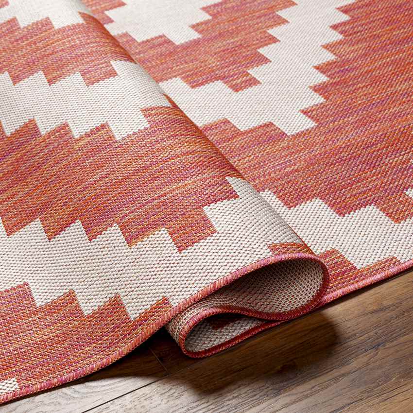 Squaw Global Dark Coral/Off-White Area Rug