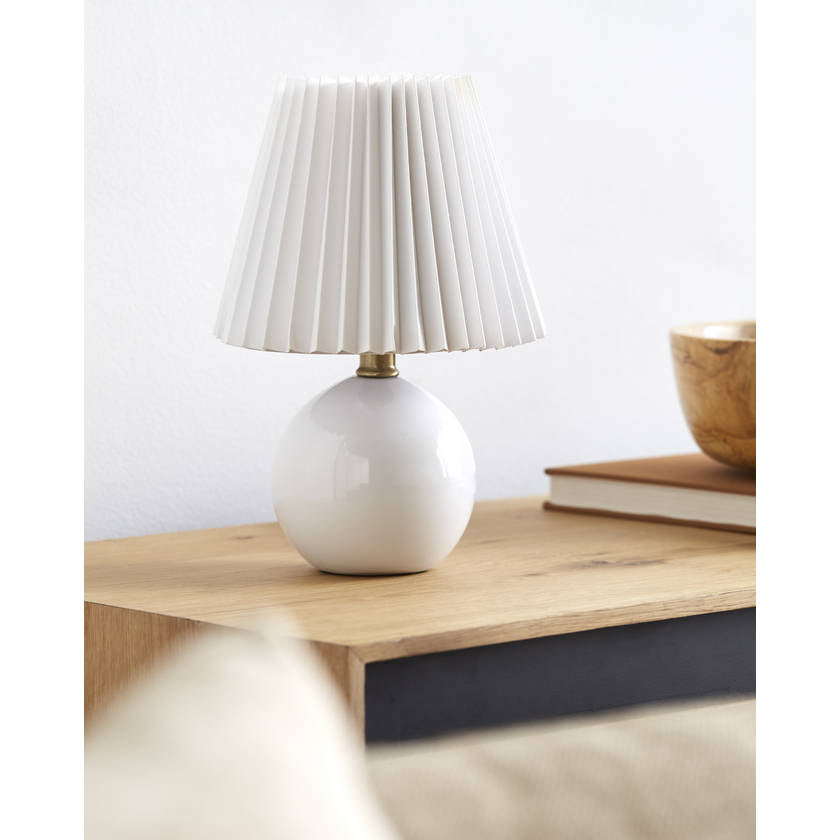 Travarus Modern White Table Lamp