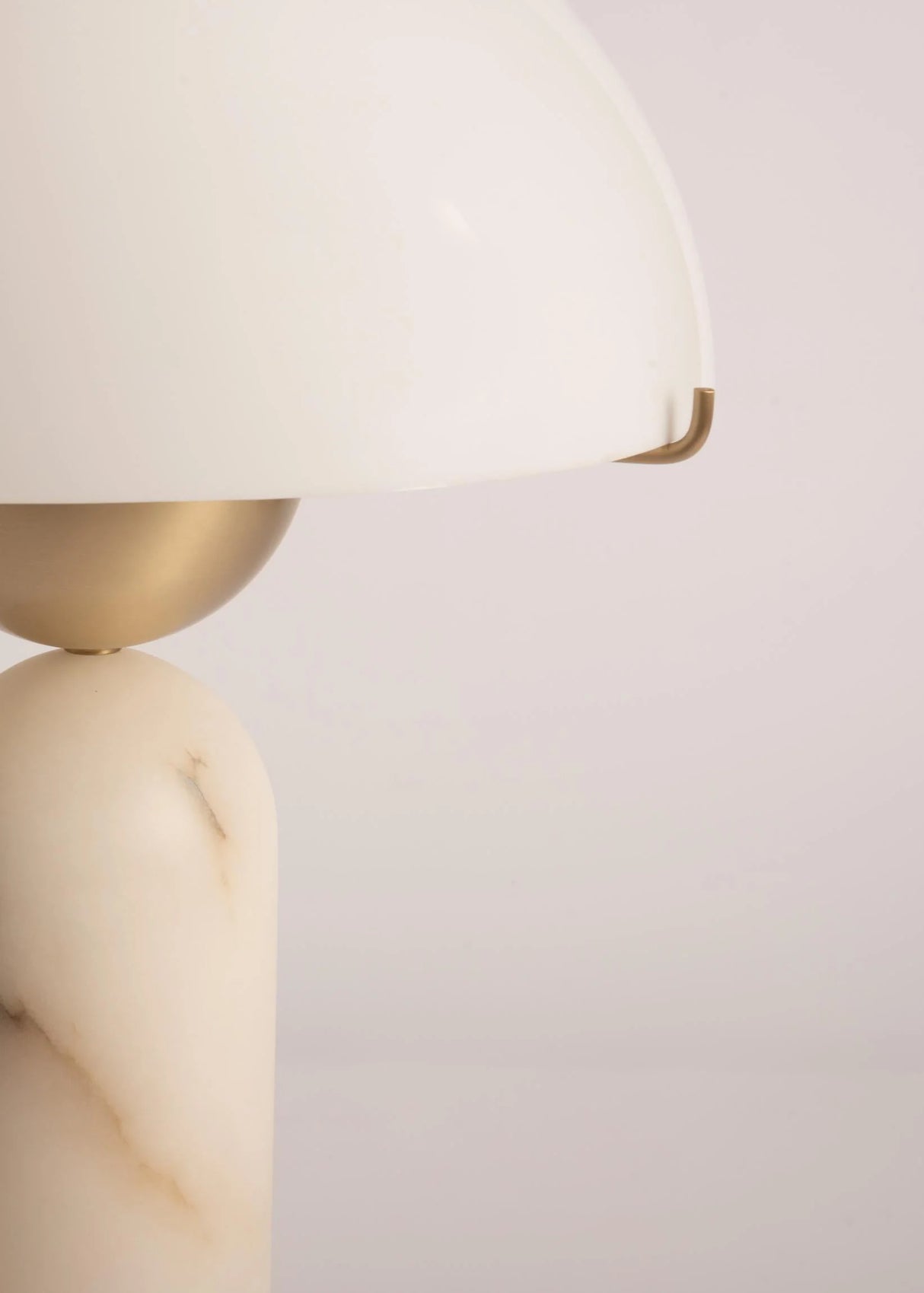 Alabaster Peono Table Lamp