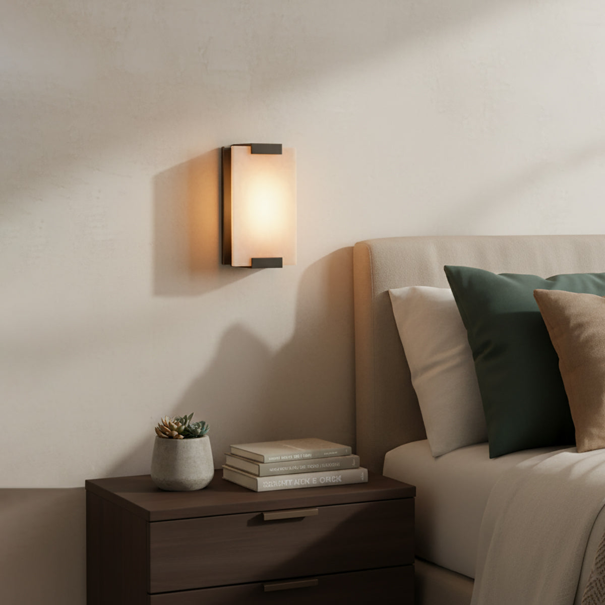 Alabaster Roux Wall Lamp