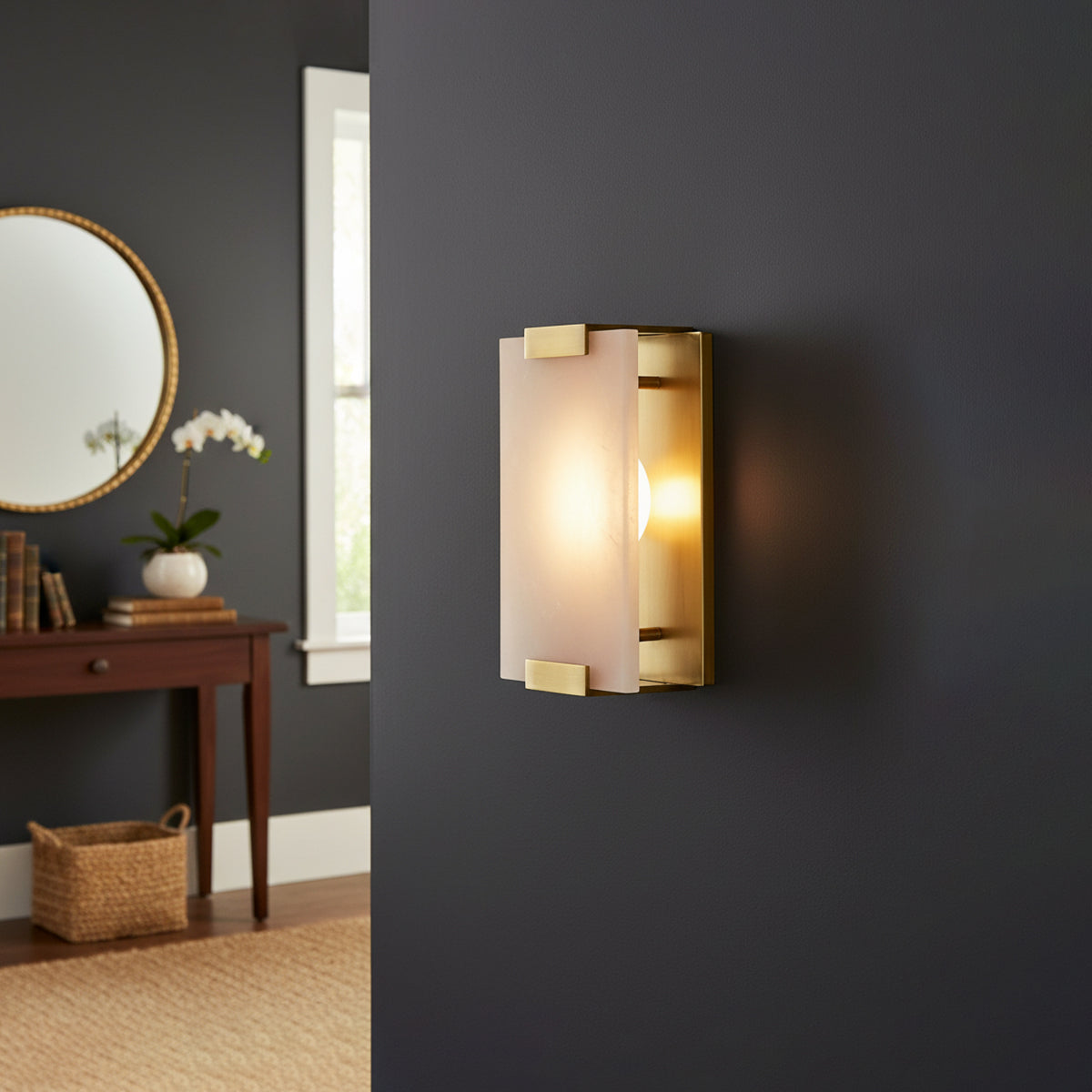 Alabaster Roux Wall Lamp