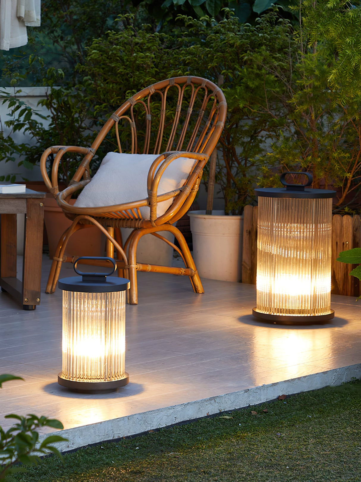 Ambient Line Lantern Garden Lights