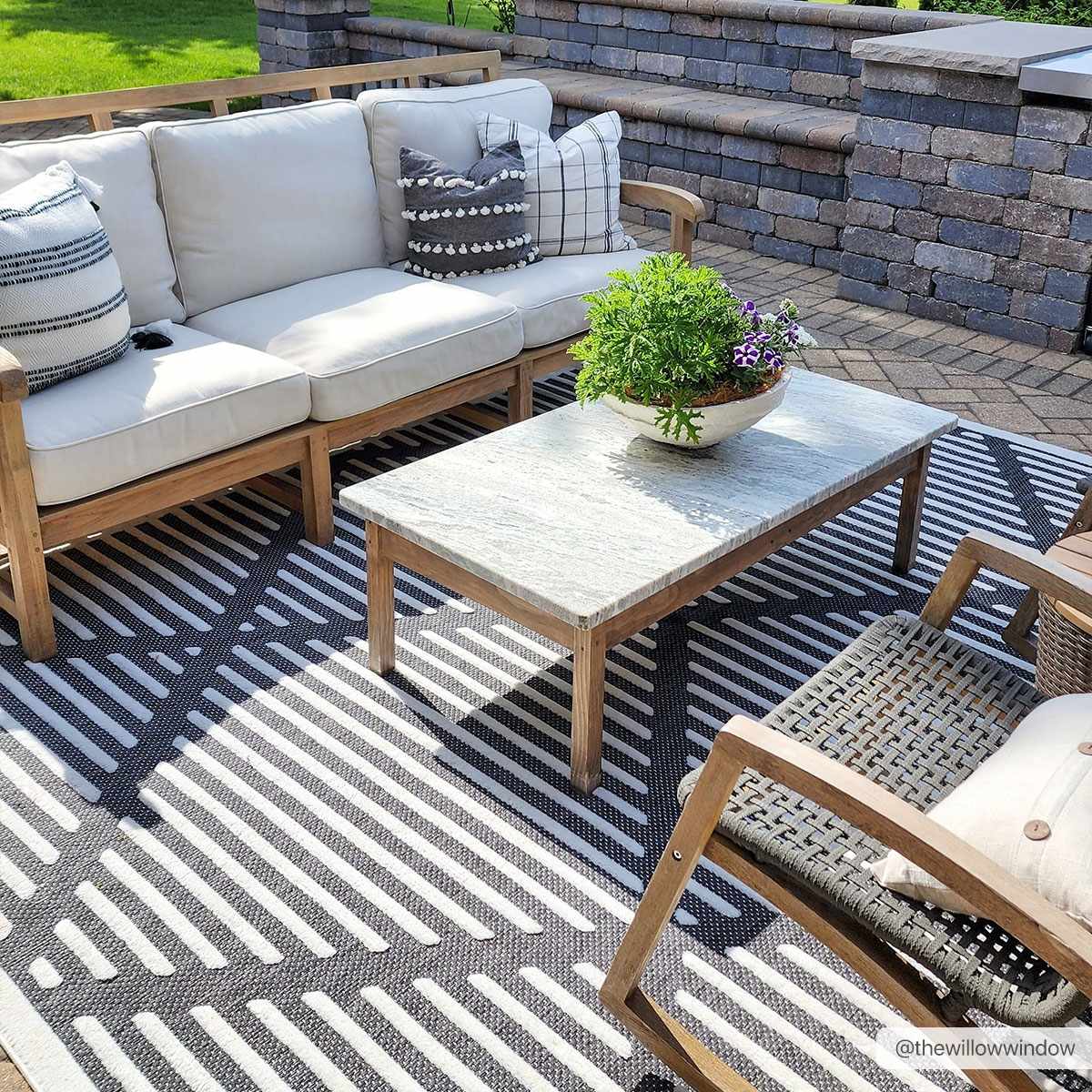 Anah 3D Black Outdoor Rug