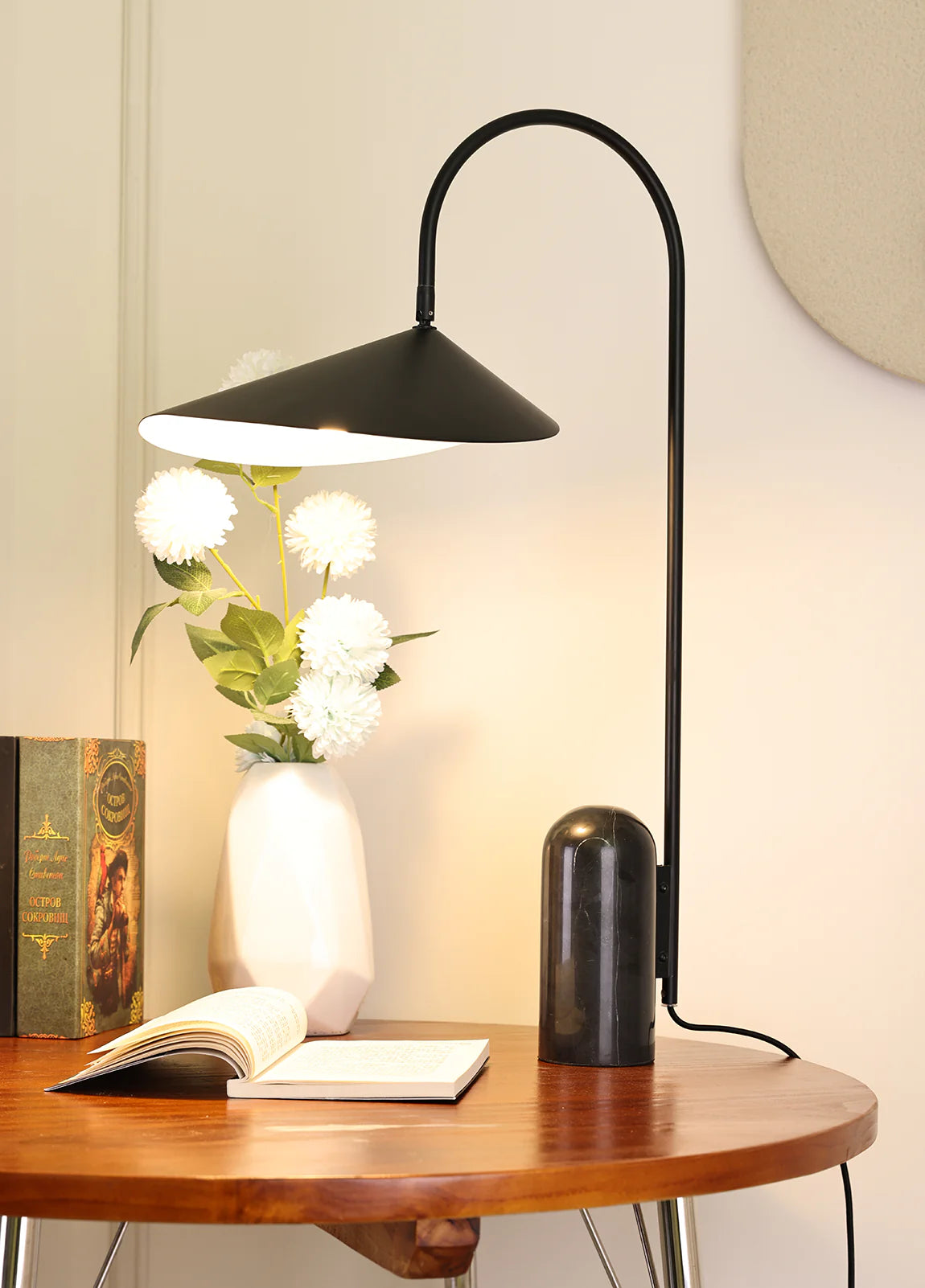 Arum Duckbill Table Lamp