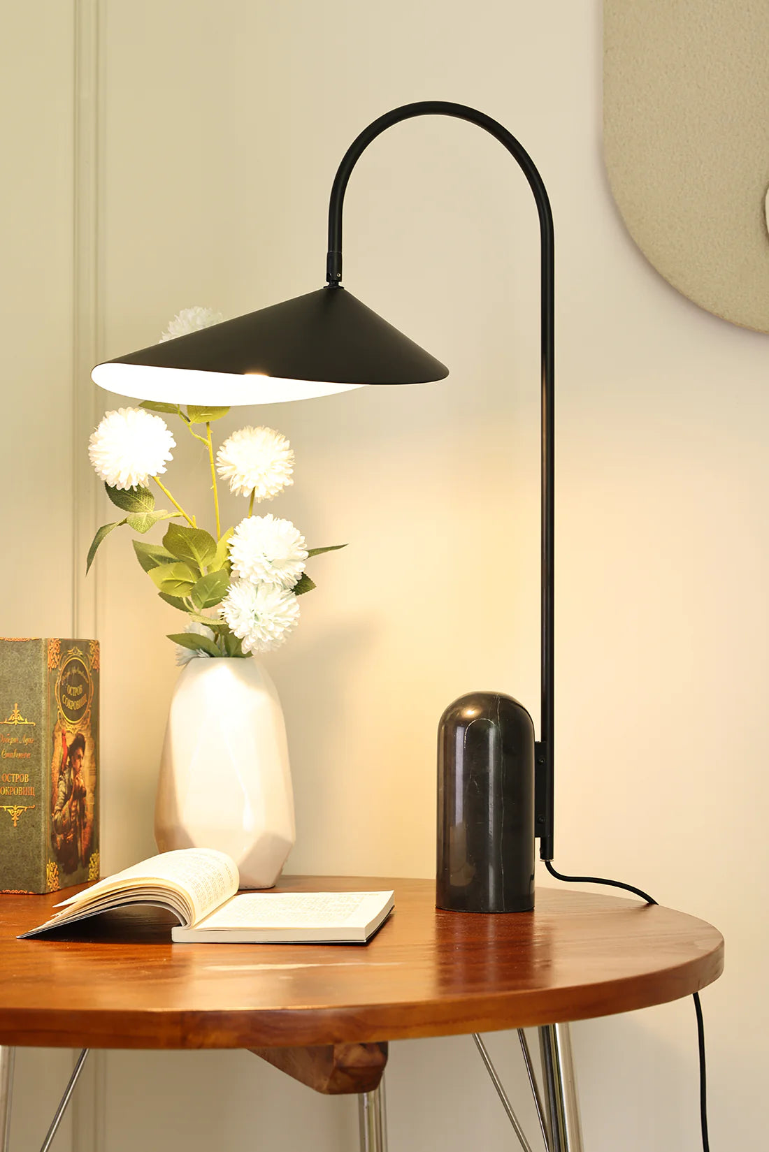 Arum Duckbill Table Lamp