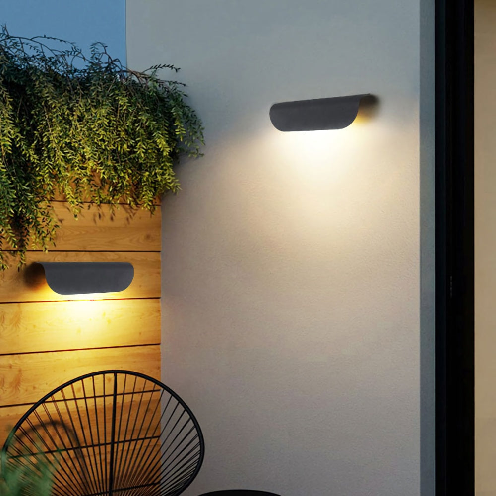 Bay Curved Garden Wall Light