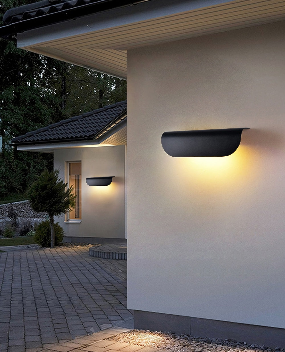 Bay Curved Garden Wall Light