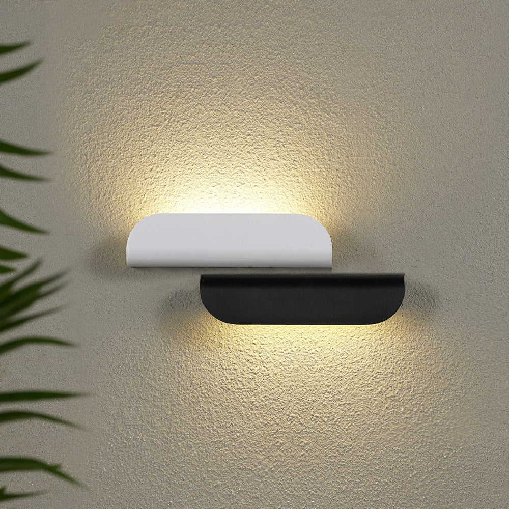 Bay Curved Garden Wall Light