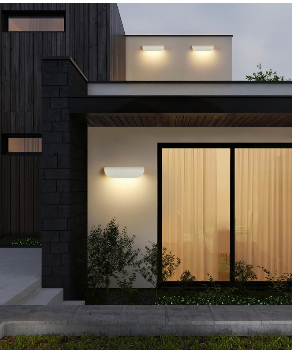 Bay Curved Garden Wall Light