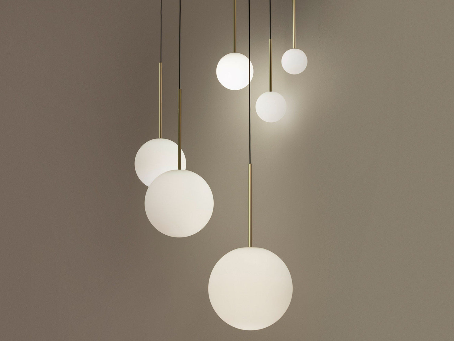 Bola Sphere Pendant Light