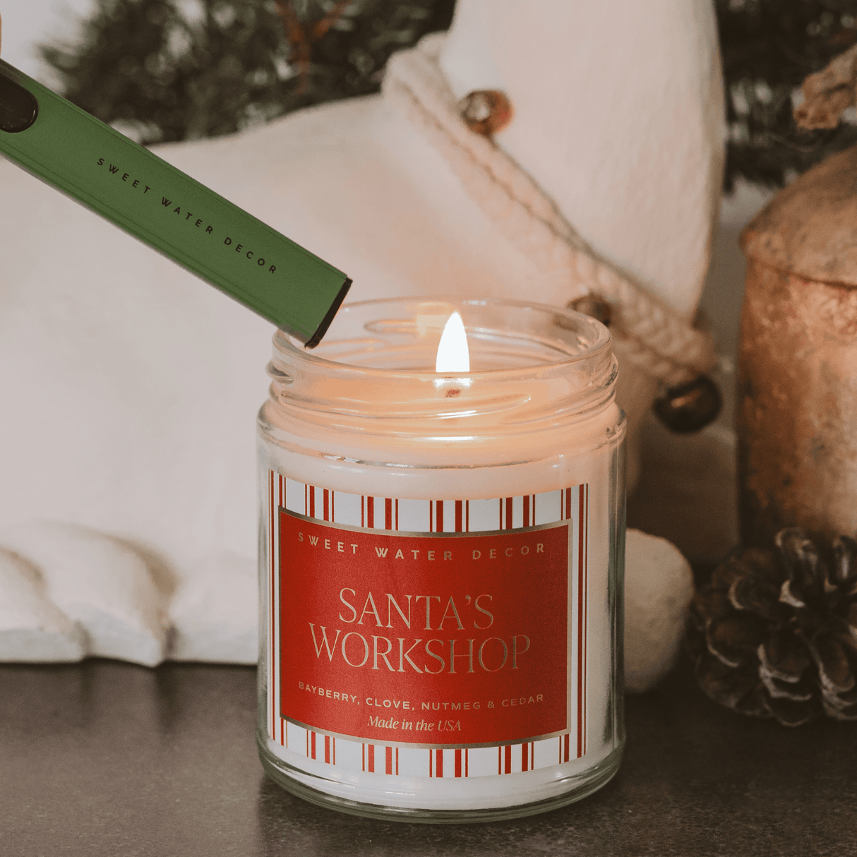 Santa's Workshop Soy Candle - 9 oz Clear Jar (Merry and Bright)
