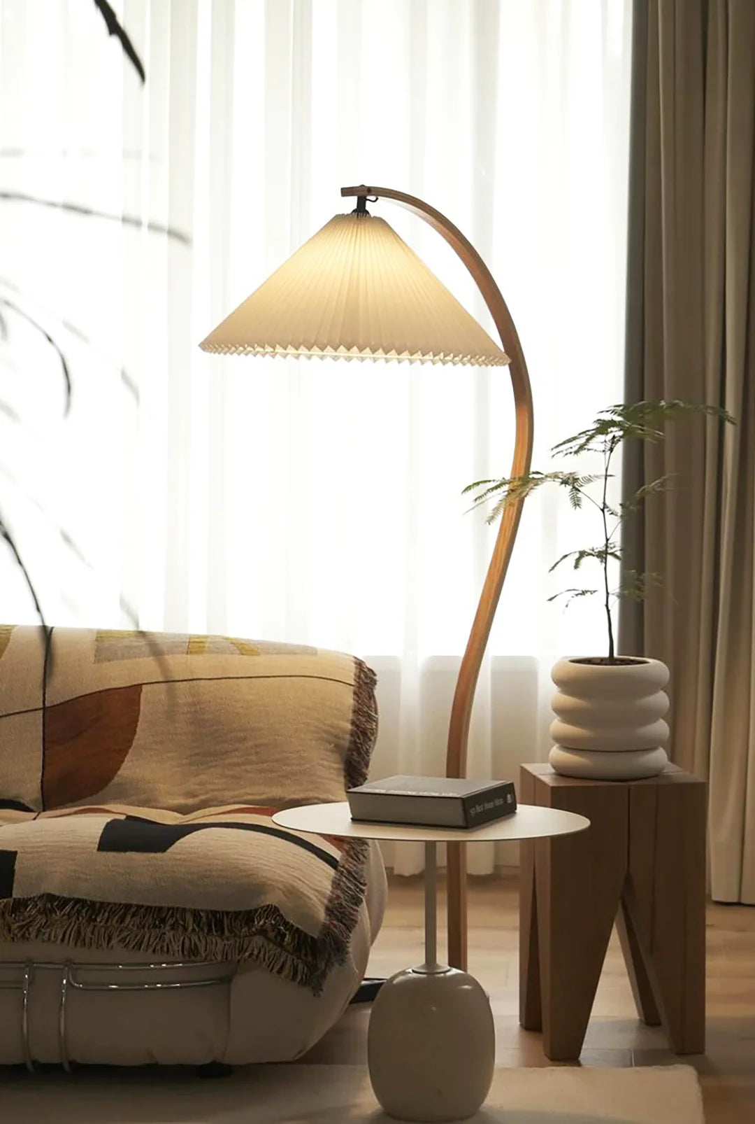 Caprani Wood Floor Lamp