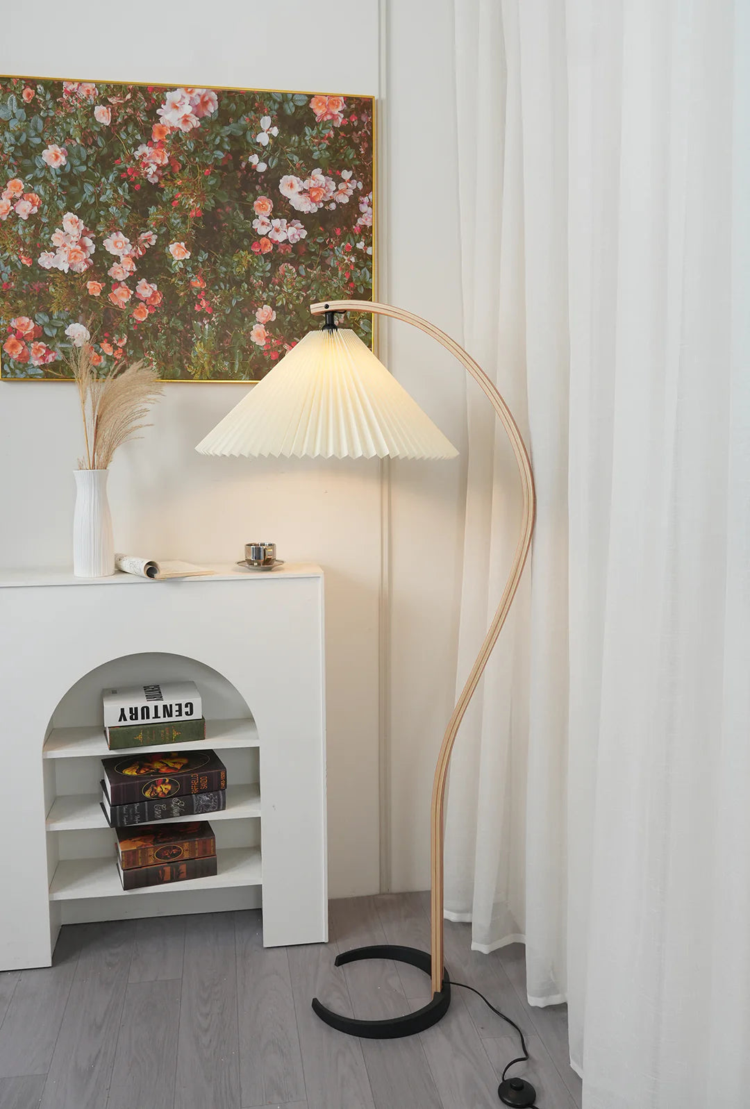 Caprani Wood Floor Lamp