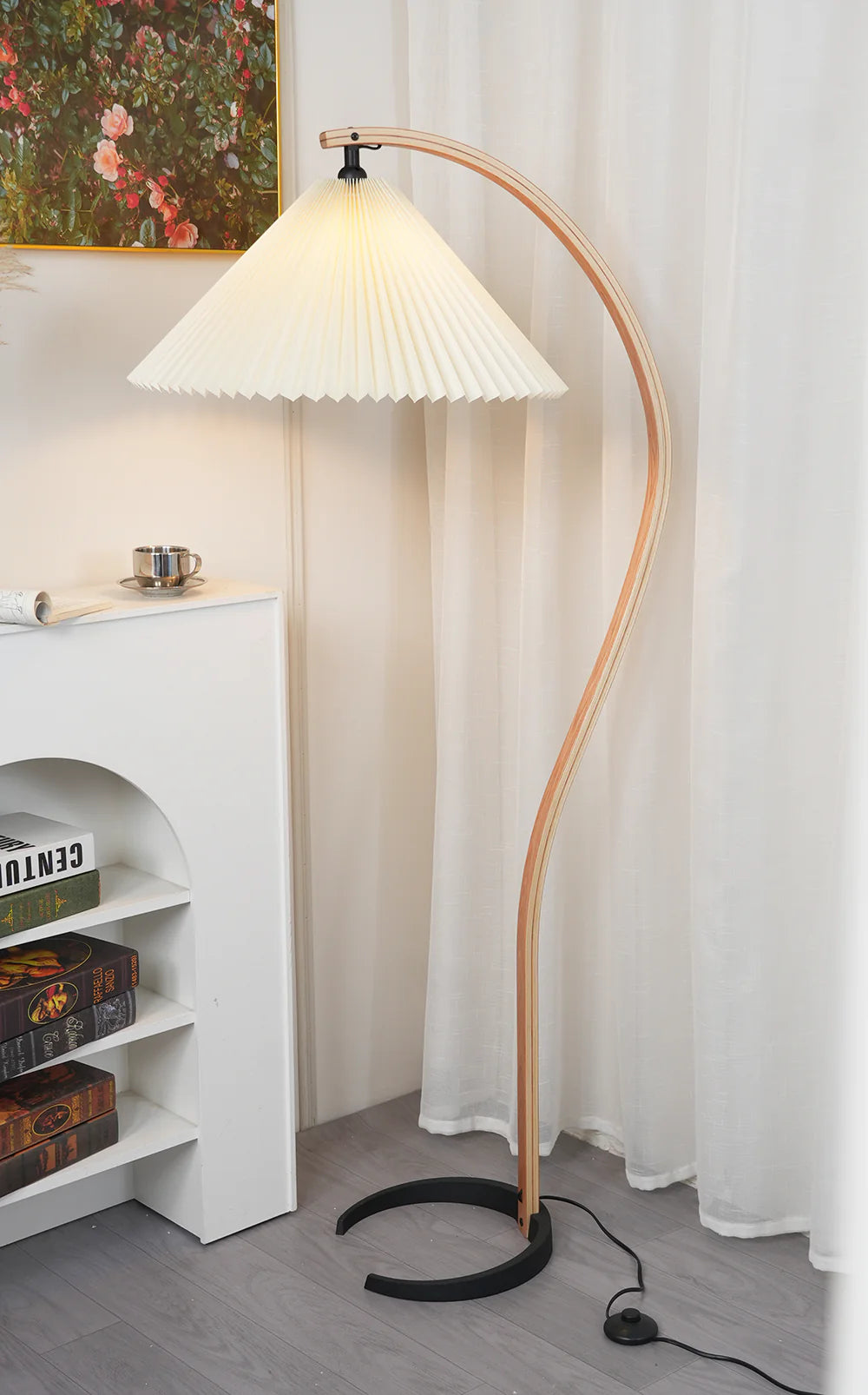 Caprani Wood Floor Lamp