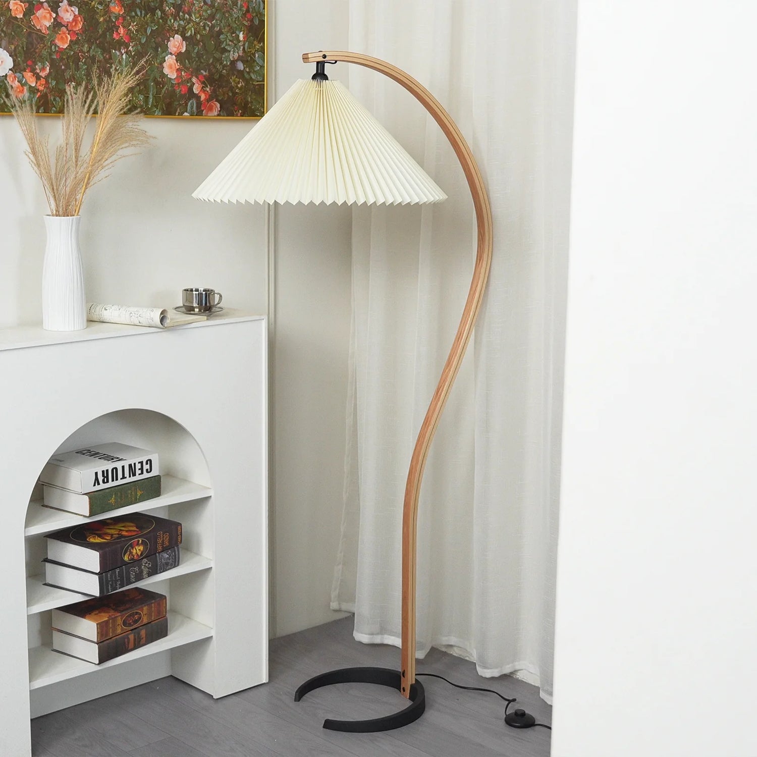 Caprani Wood Floor Lamp