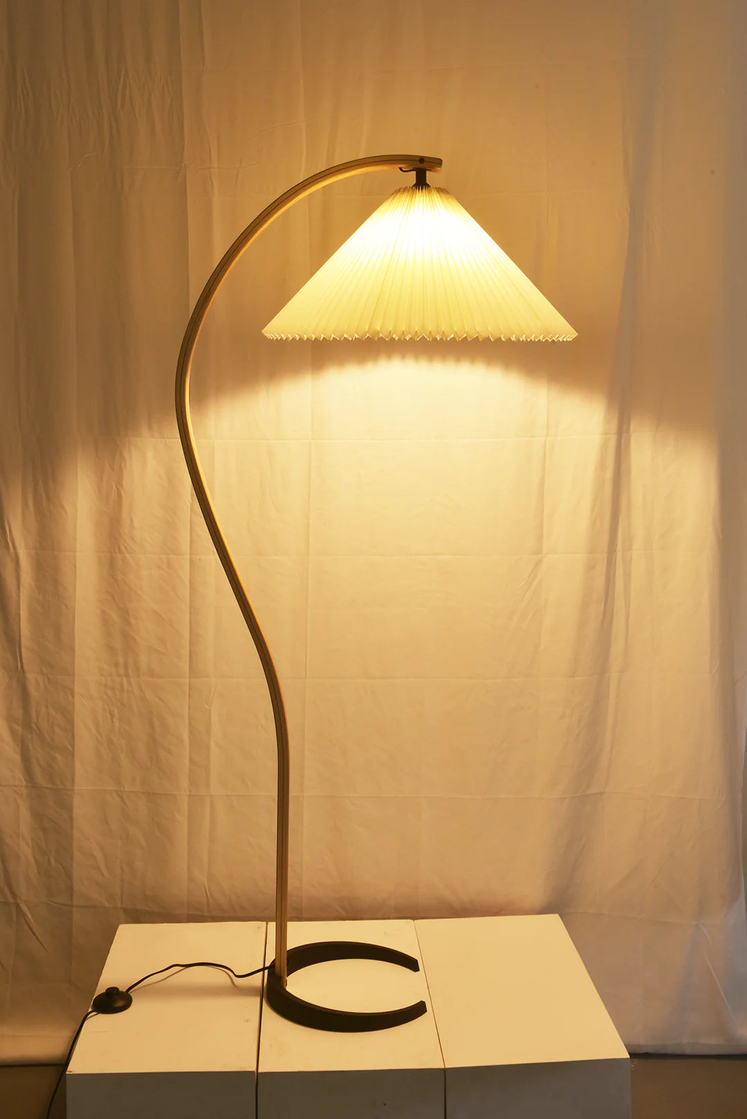 Caprani Wood Floor Lamp