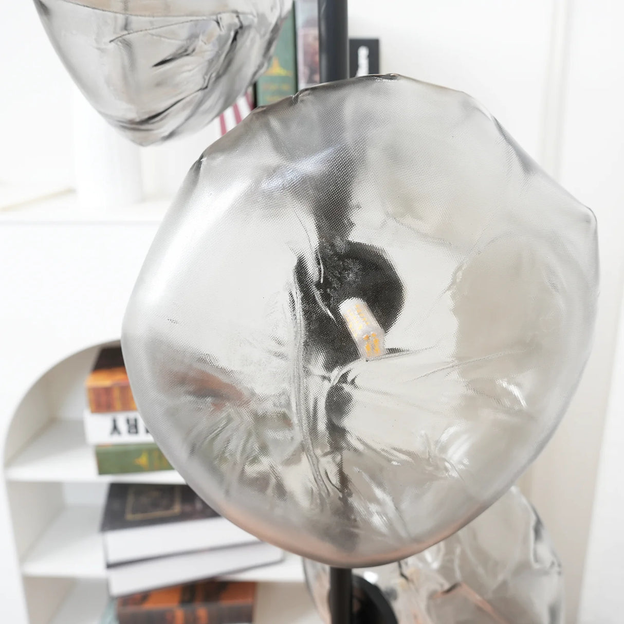 Glass Petals Table Lamp