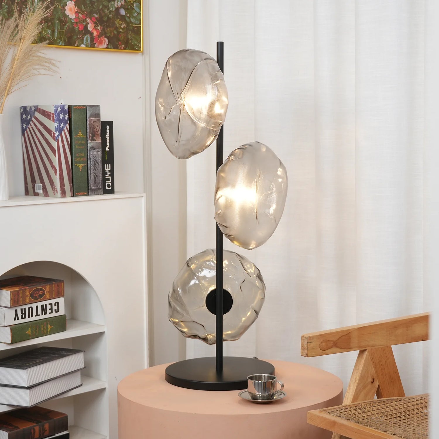 Glass Petals Table Lamp