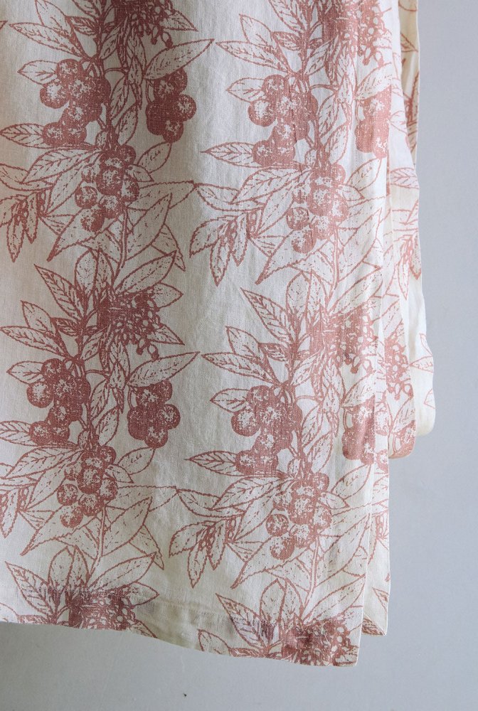 Red Berries Ivory Tablecloth