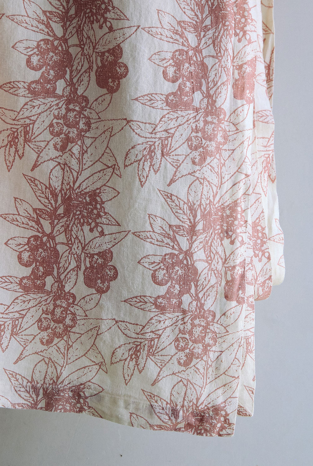 Red Berries Ivory Tablecloth