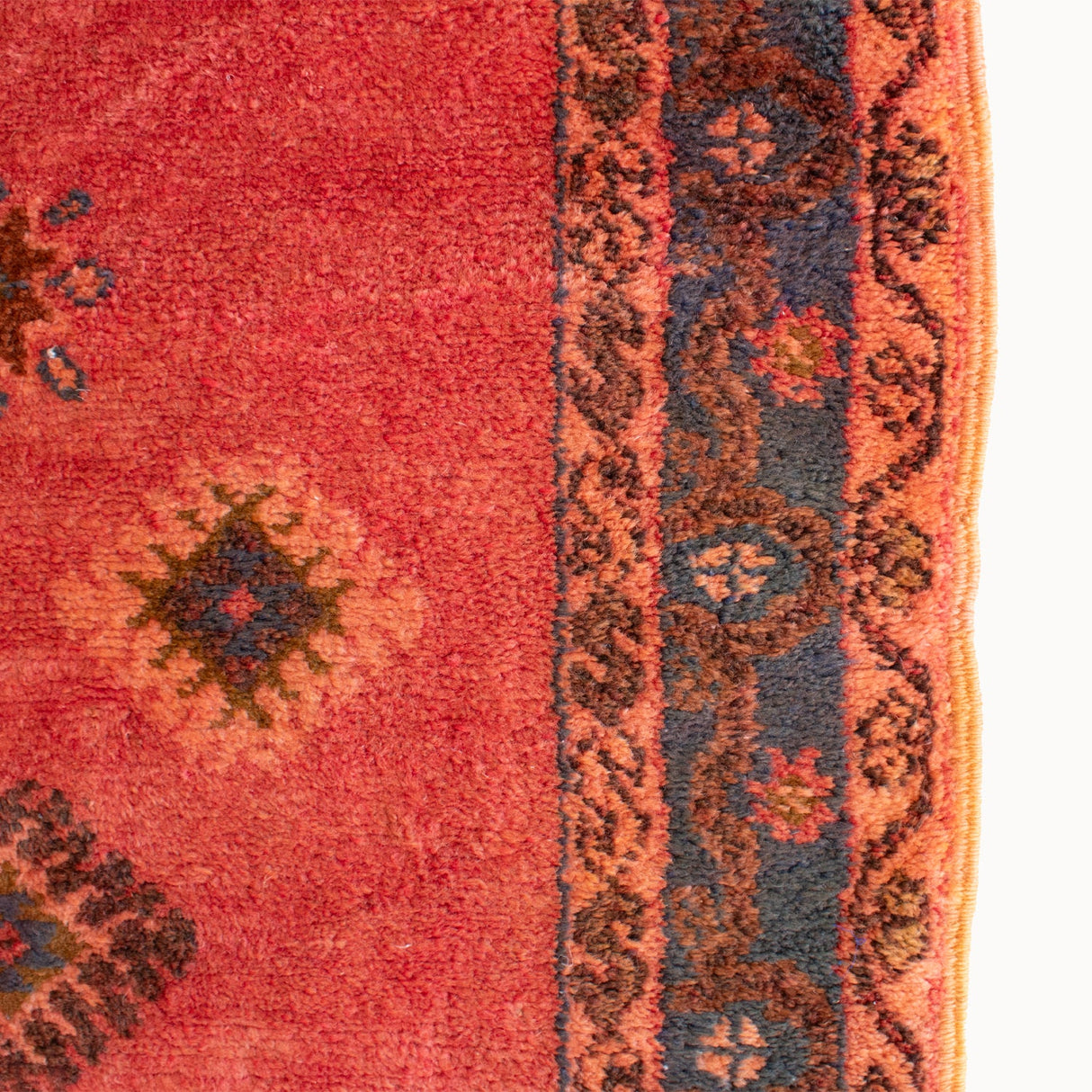 Suz Vintage Moroccan Taznakht Rug | 4'10" x 9'5"