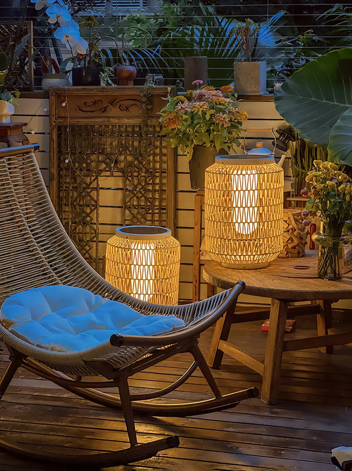 Modern Woven Rattan Outdoor Lamp