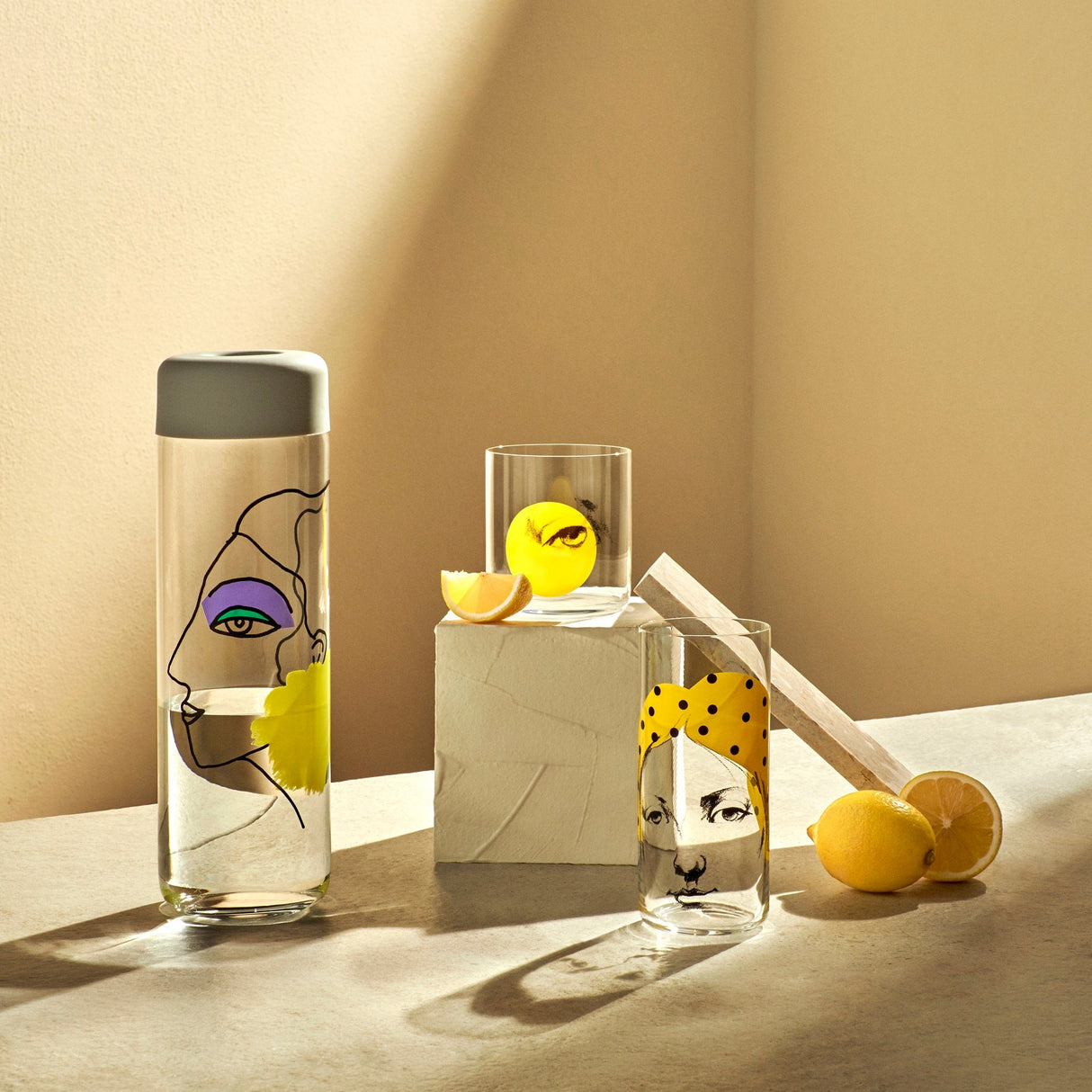 Finesse Rock & Pop Jug with cover