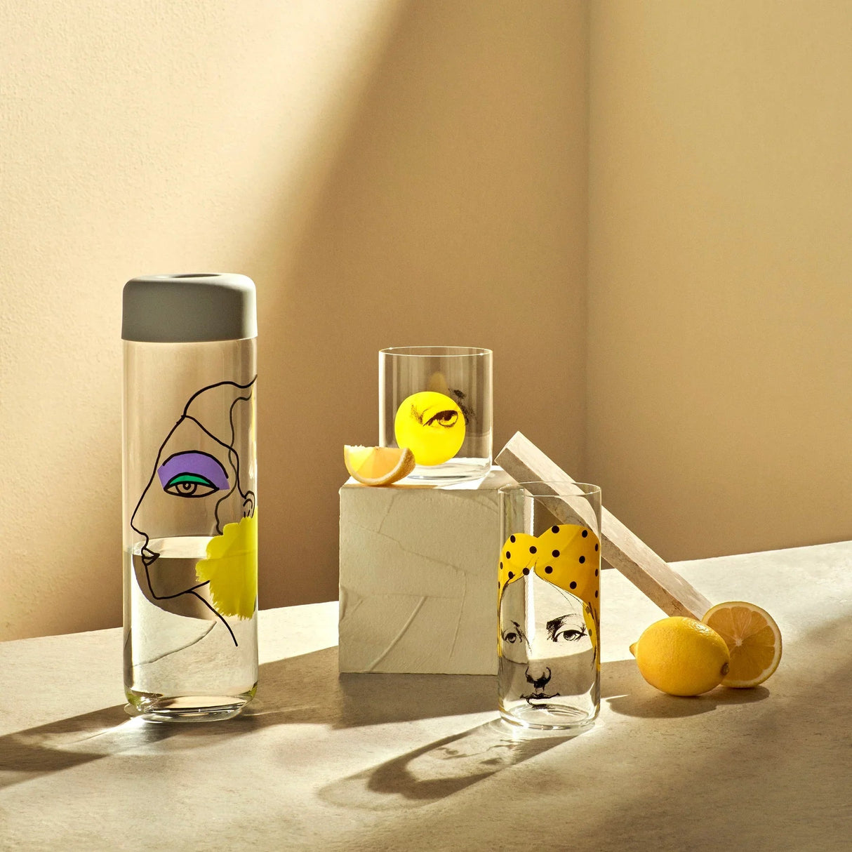 Finesse Rock & Pop Jug with cover