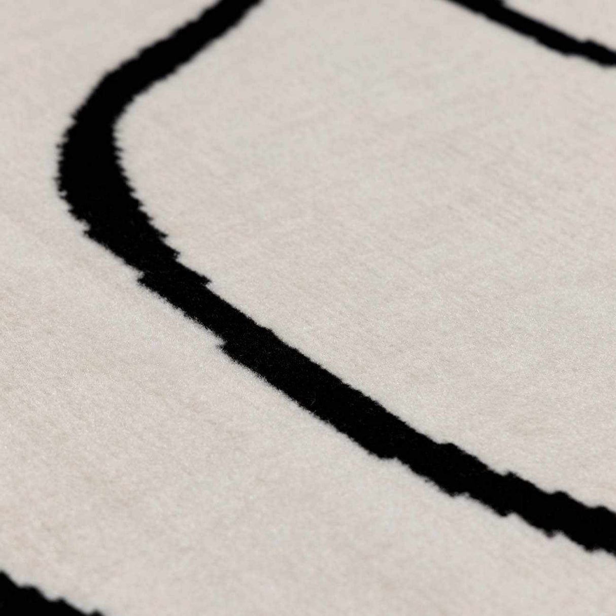 Eilir Modern Low Profile Boho Rug