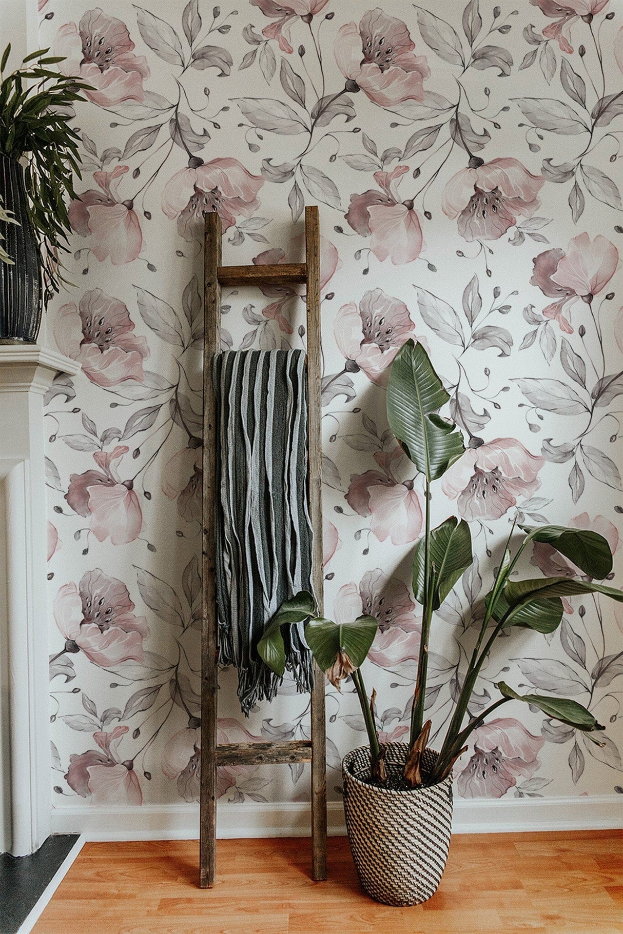 Pink Vintage Flowers Wallpaper