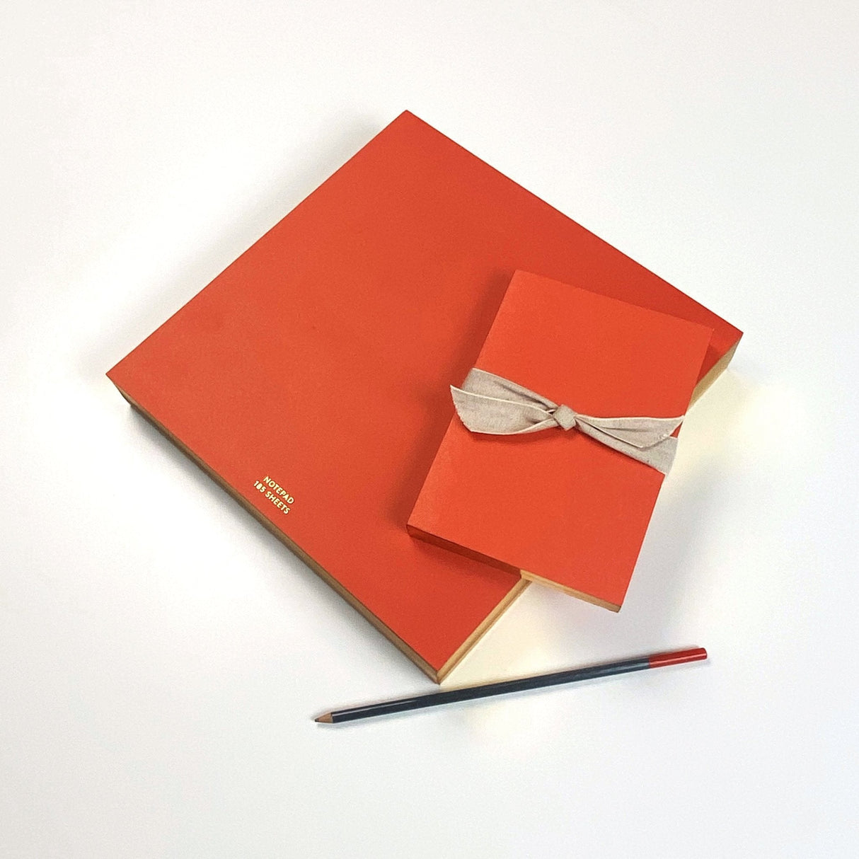 Colorpads: Red with gold edging