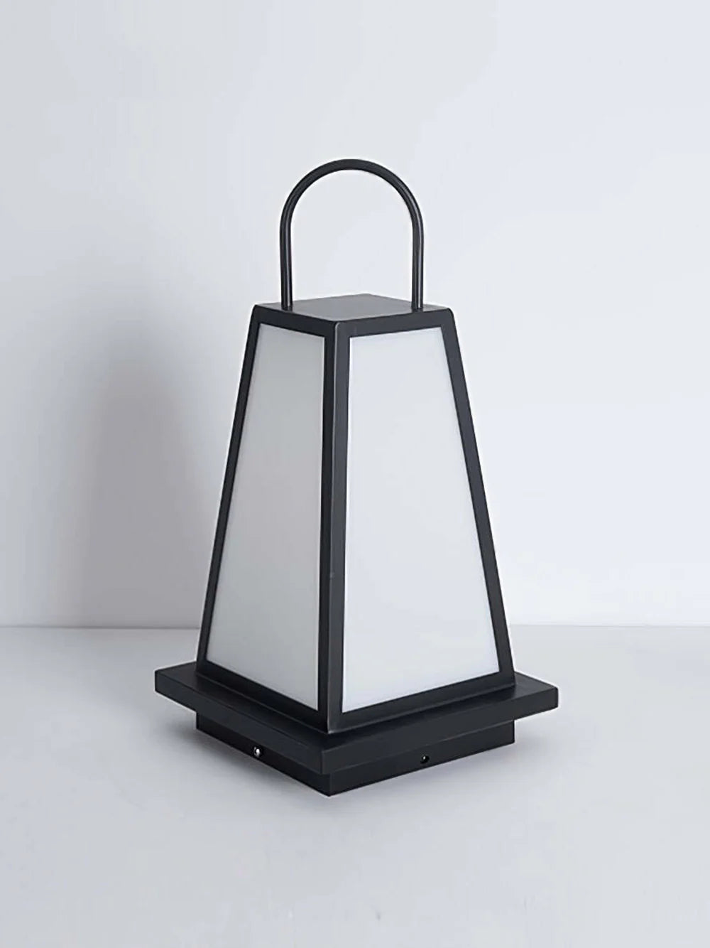 Roam Lantern Garden Landing Outdoor Lamp