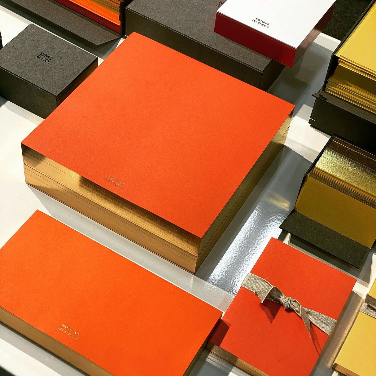 Colorpads: Red with gold edging