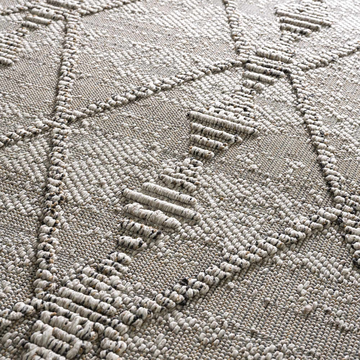 Nyla Bone Indoor & Outdoor Rug - 2x3 Clearance