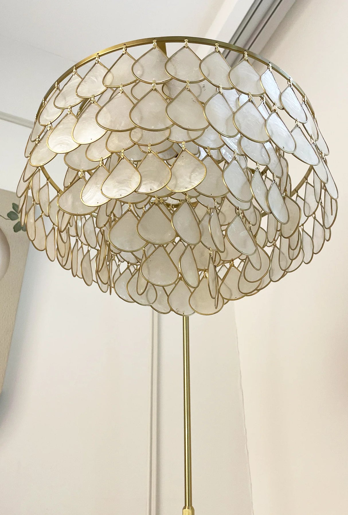Shell Teardrops Arc Floor Lamp