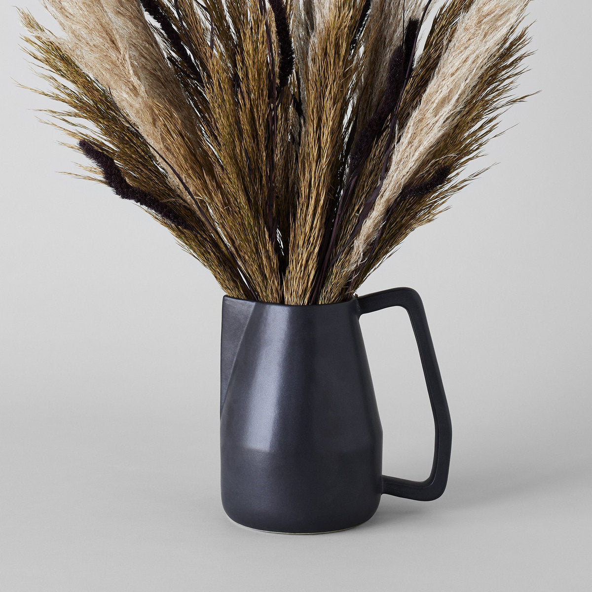 Black Novah Pitcher