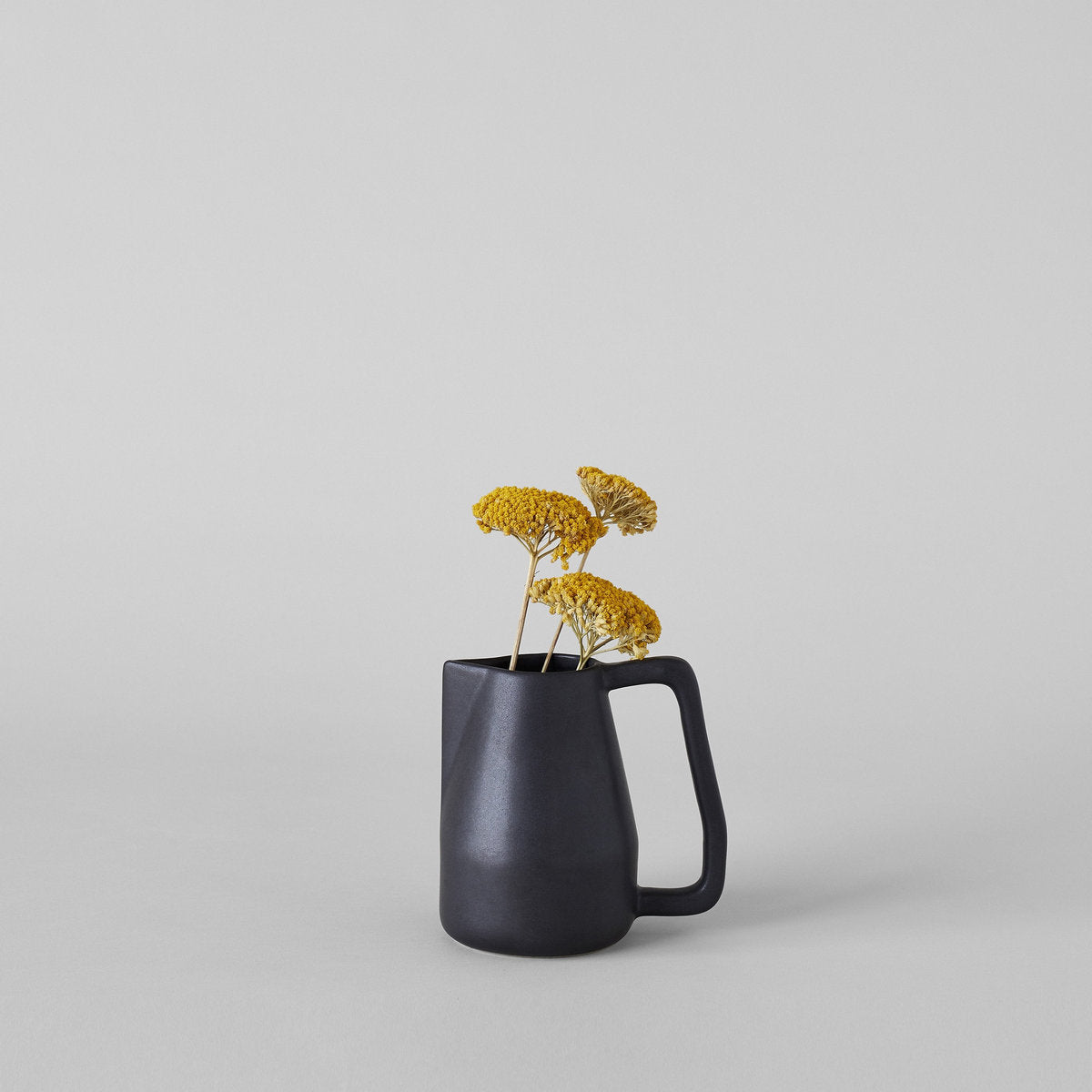 Black Novah Pitcher