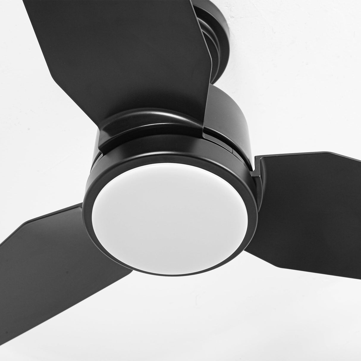 Vaczon 42 Inch DC Motor Modern Downrod Ceiling Fan with LED Light and Remote Control