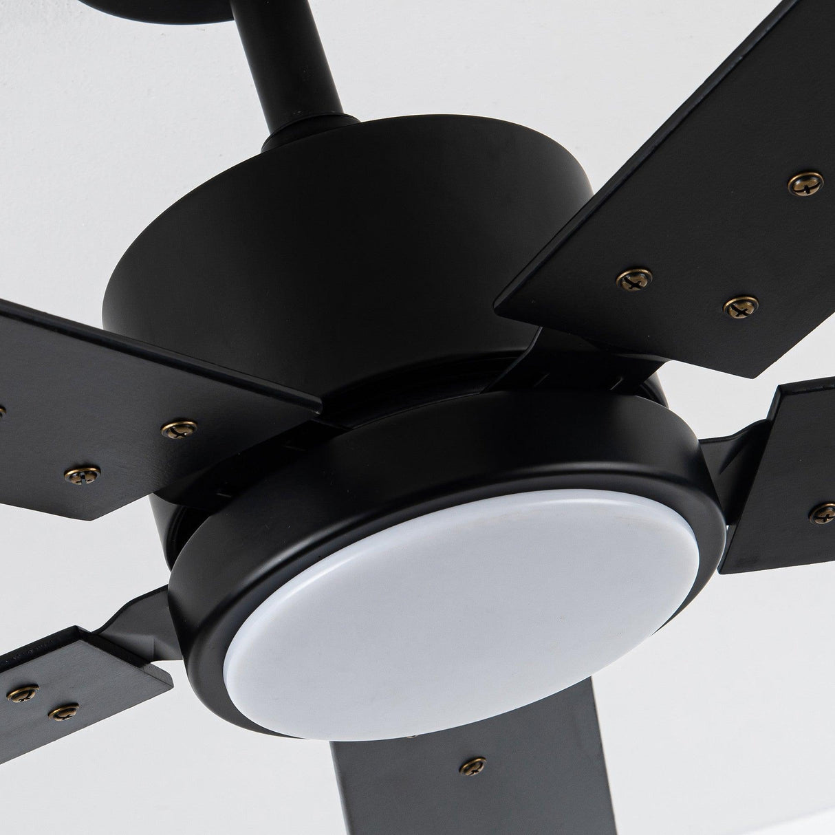 Vaczon 52" DC Motor Ceiling Fan with LED Lighting and Remote Control