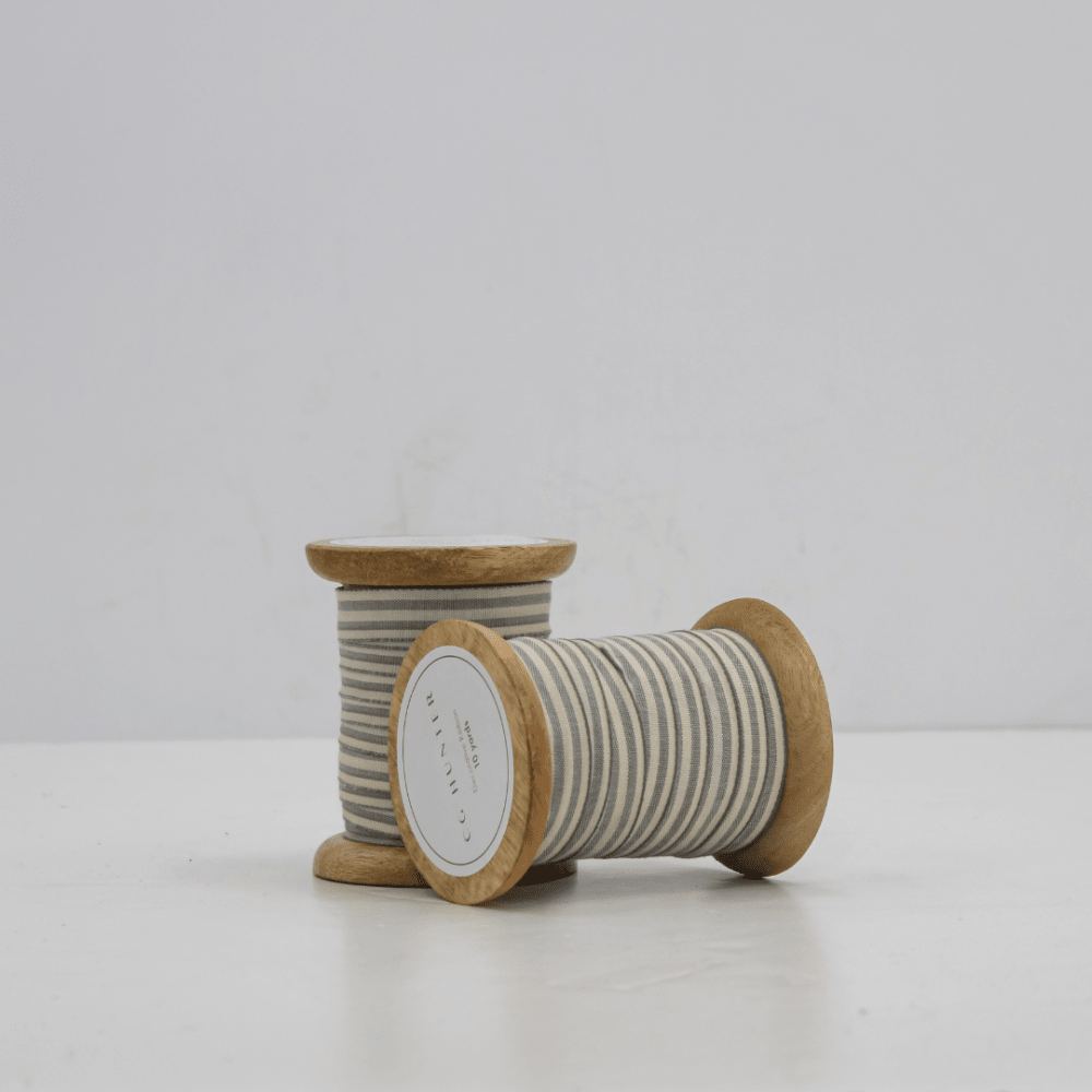 Ribbon in White and Grey